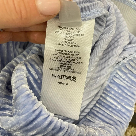 Urban Outfitters Rosie Velvet Plisse Flare Pants Size Small - Picture 9 of 10